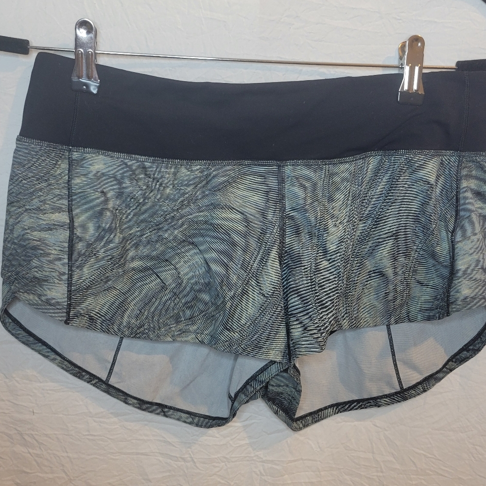 Lululemon Speed Up Low Rise Shorts Size 6